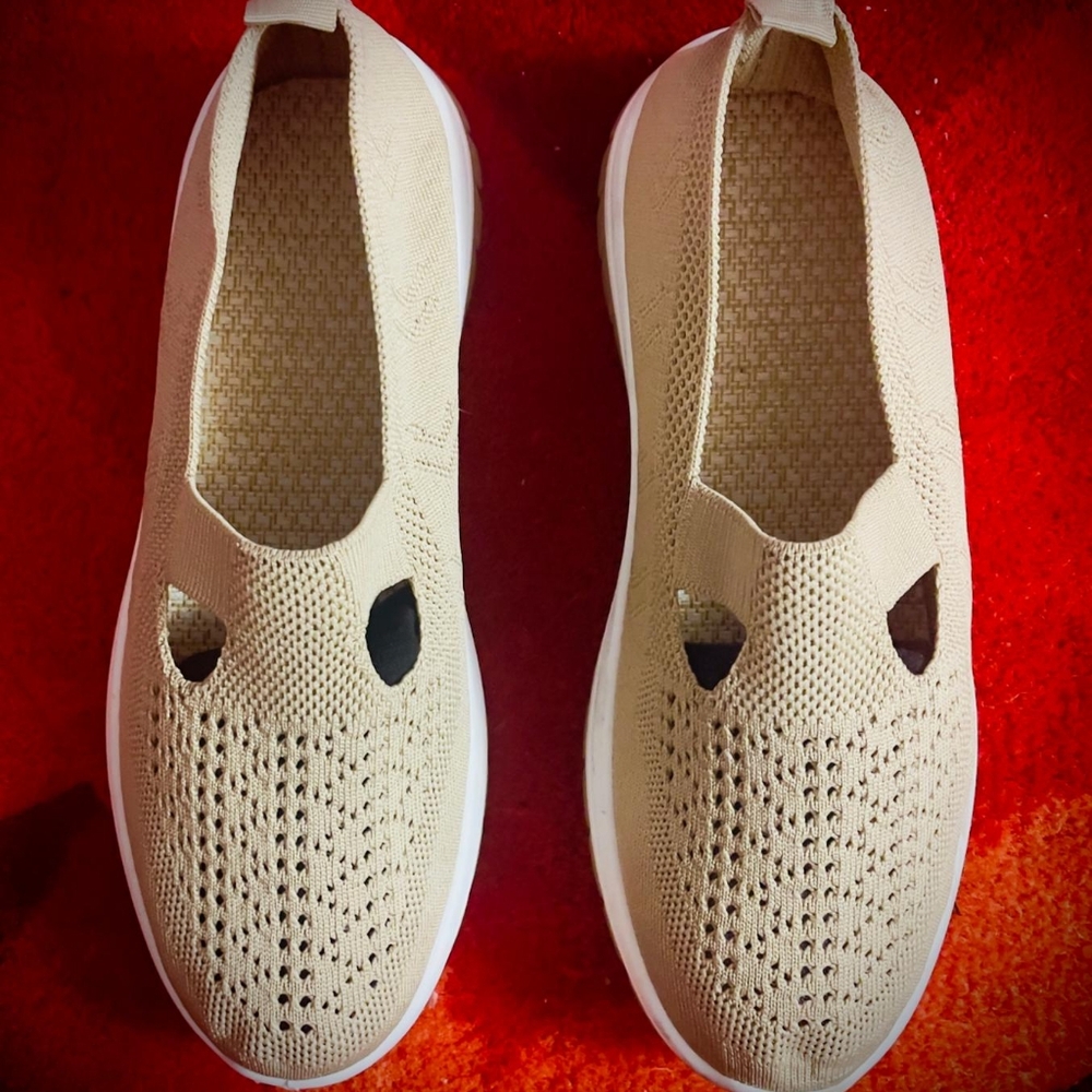NEW, Beige Slip-On Walking Shoes, Lightweight & Comfy, Size: 9.